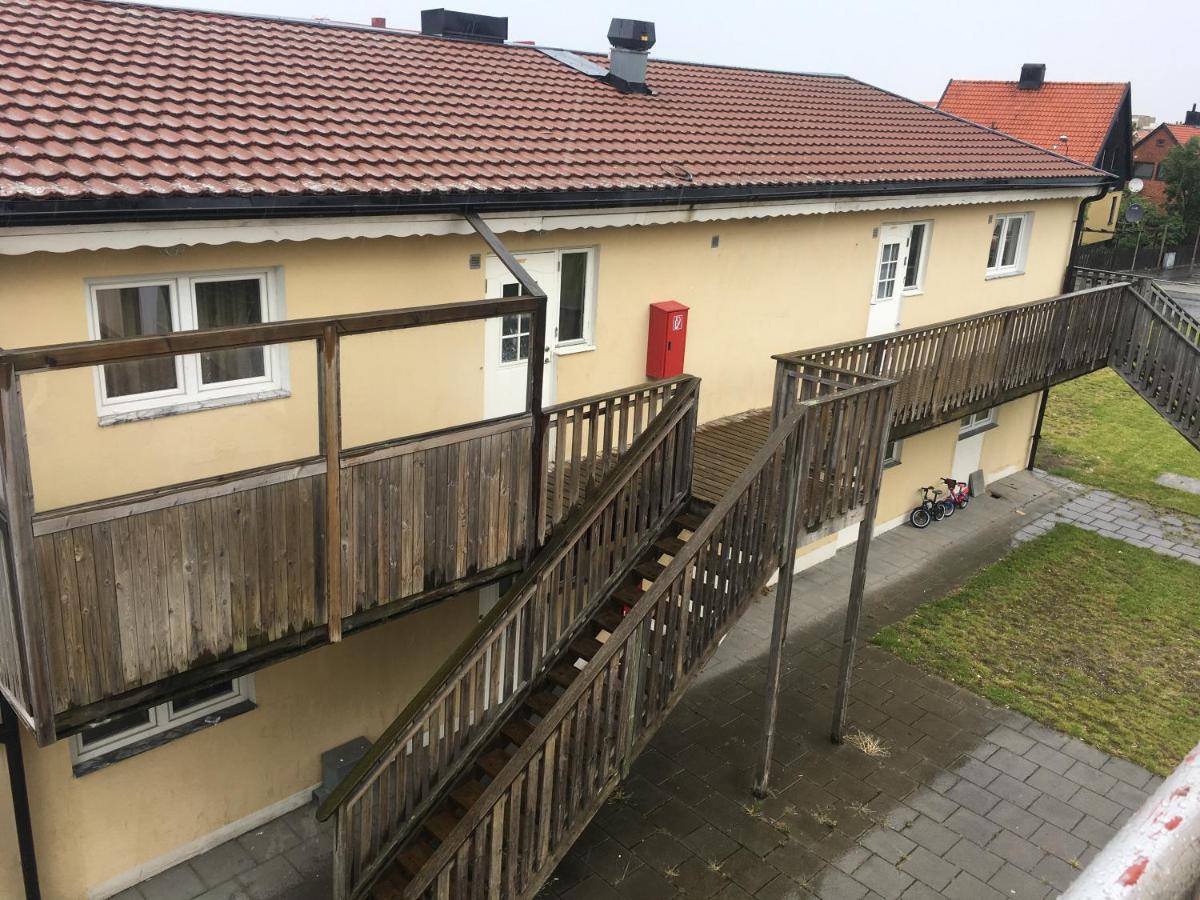 Vandrerhjem E&M Laegenheter *